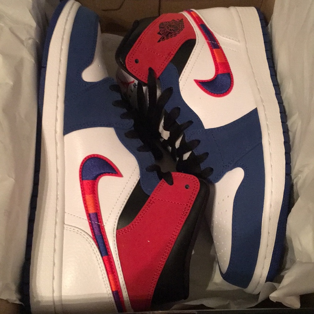 Jordan 1 Mid SE